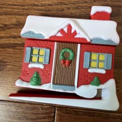 VTG 1995 Avon Holiday Helper Paper Cutter Ribbon Shredder Christmas Cabin House