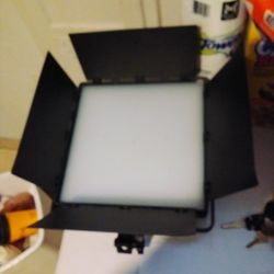 2 Fovitec Led Lights 