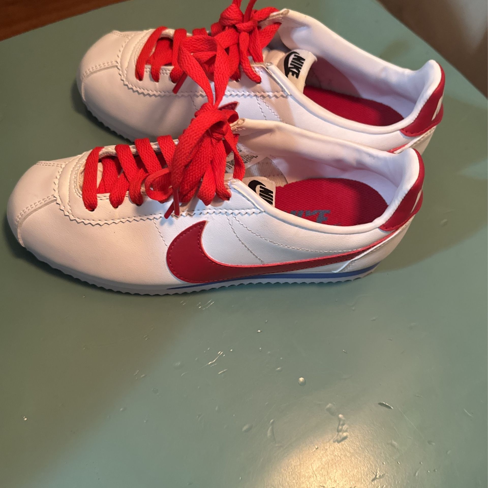 Cortez Nike Youth Size 4.5 Boys shoes