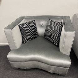 CHAIR PICK UP TODAY 