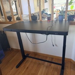 Electric Adjustable Standing Desk & Adjustable Chair