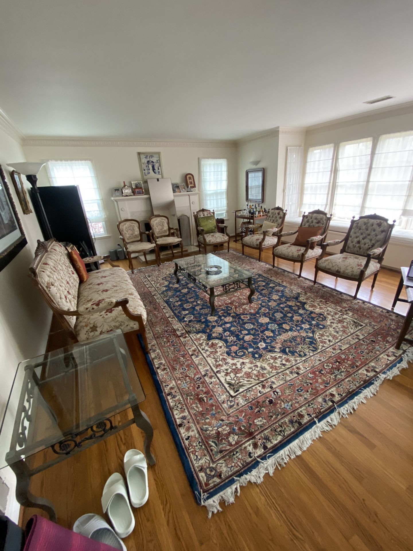 Antique Living Room Furniture Set