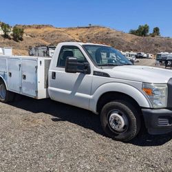 2014 Ford F-350 Chassis