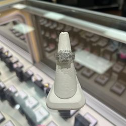 Stunning White Gold Cluster Ring