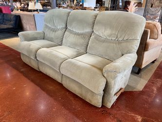 LA-Z-BOY Manual Reclining Sofa in Light Green