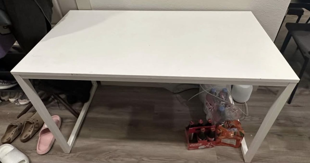 Big sale of white study desk