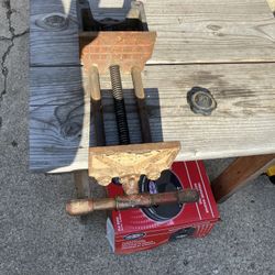 Bench Vise
