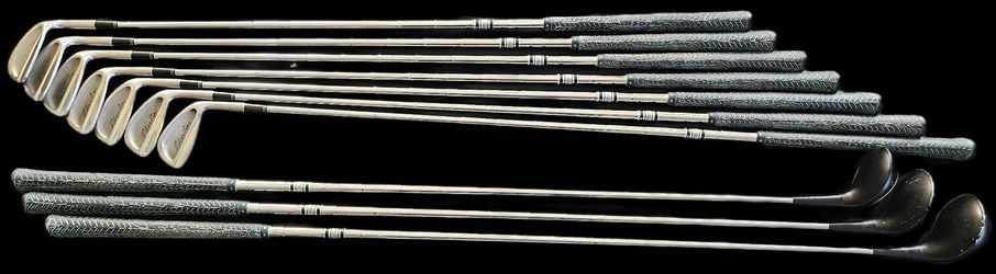 Mizuno Vintage Silver Cup Golf Club Set. 