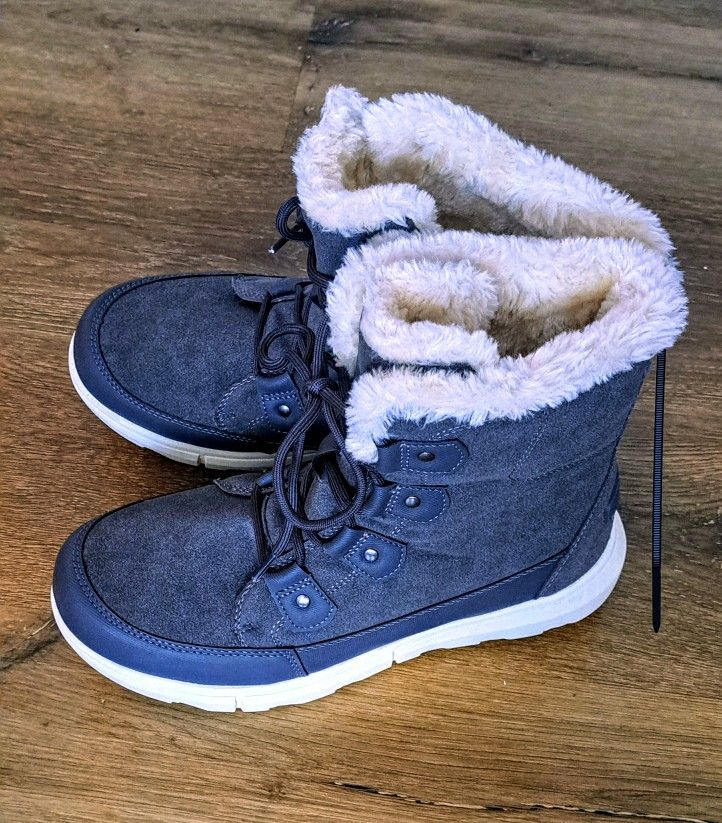 NWT Dream Pairs Snow Boots Women’s Sz 10 Blue/Wht Faux Fur Lined Waterproof
