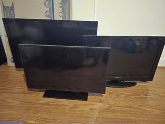3 TV'S ( 2 Samsungs 1 Dynex)
