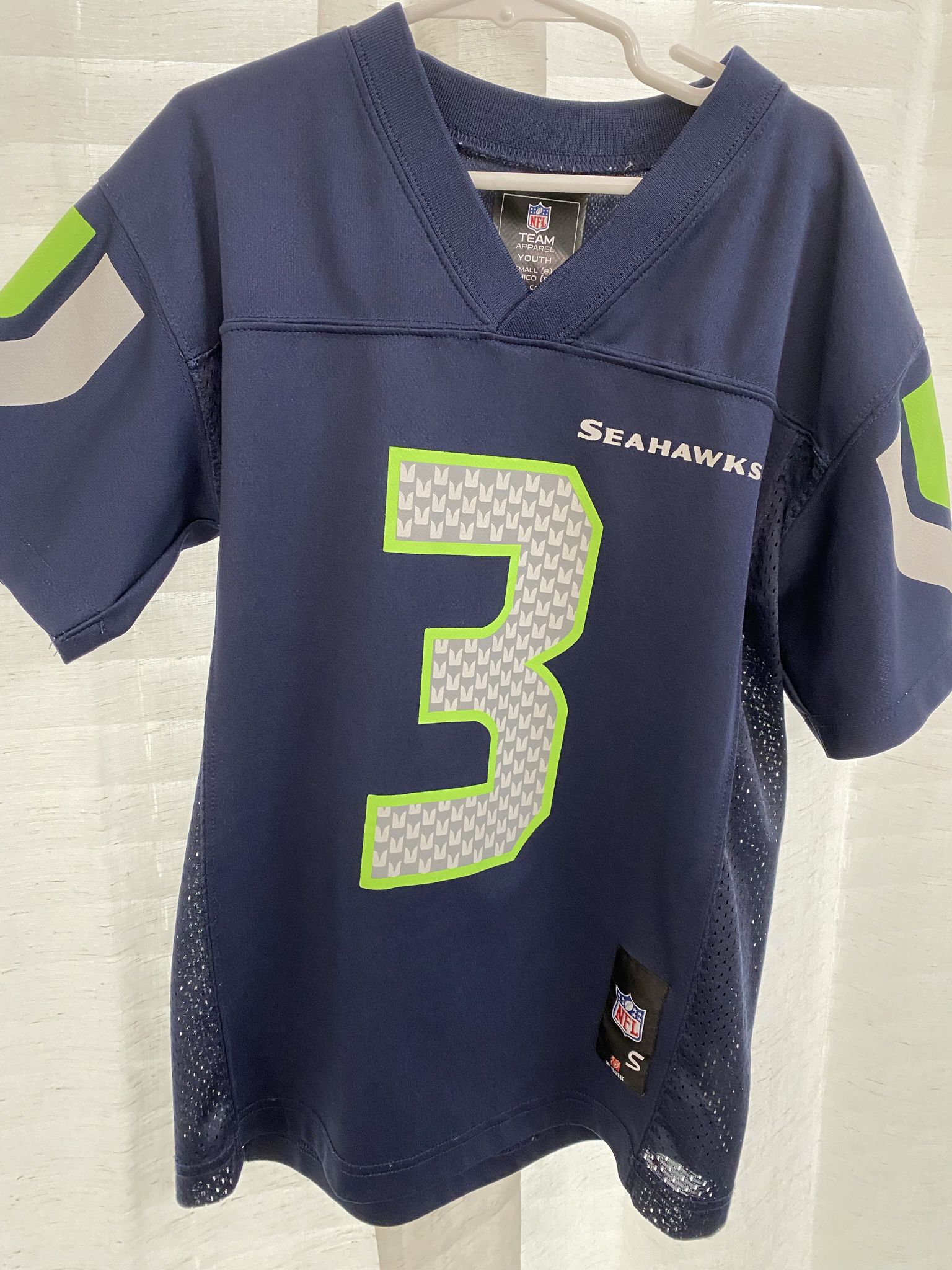 Nike Russell Wilson Seattle Seahawks #3 Color Rush Jersey Neon SizeYouth L  14/16 for Sale in Snoqualmie, WA - OfferUp