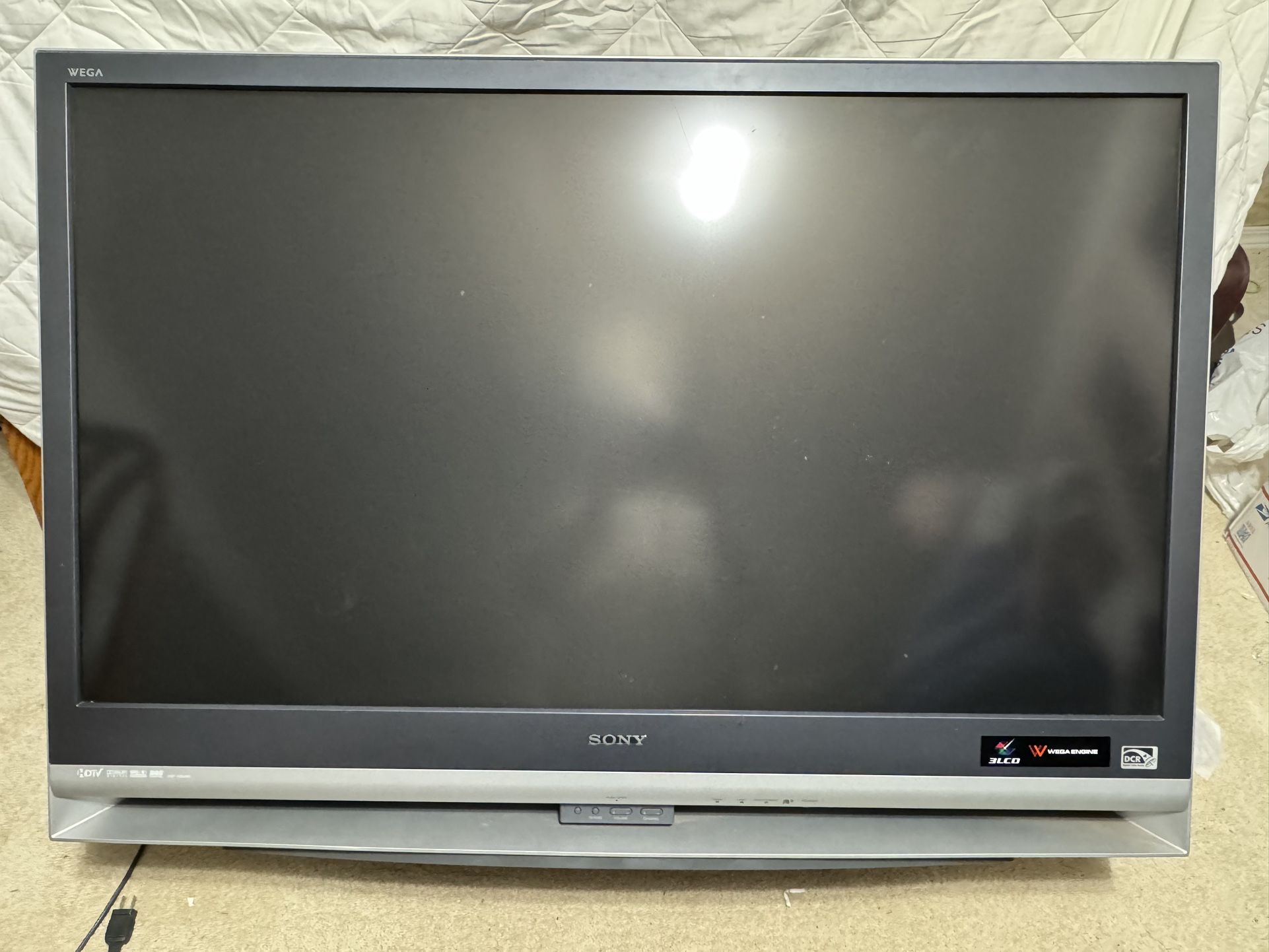50 HD TV Rear Projection Style.