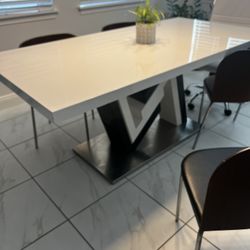 Modern Contemporary Dining Table – White Top & Stainless Steel Base