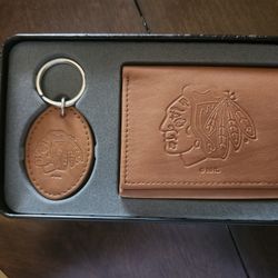 BRAND NEW NHL BlackHawk wallet And Key Chain Set