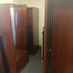 1 L Shaped Reception Desk For Four U-shaped Office Desk