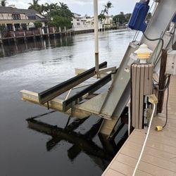 Boat lift Elevator
