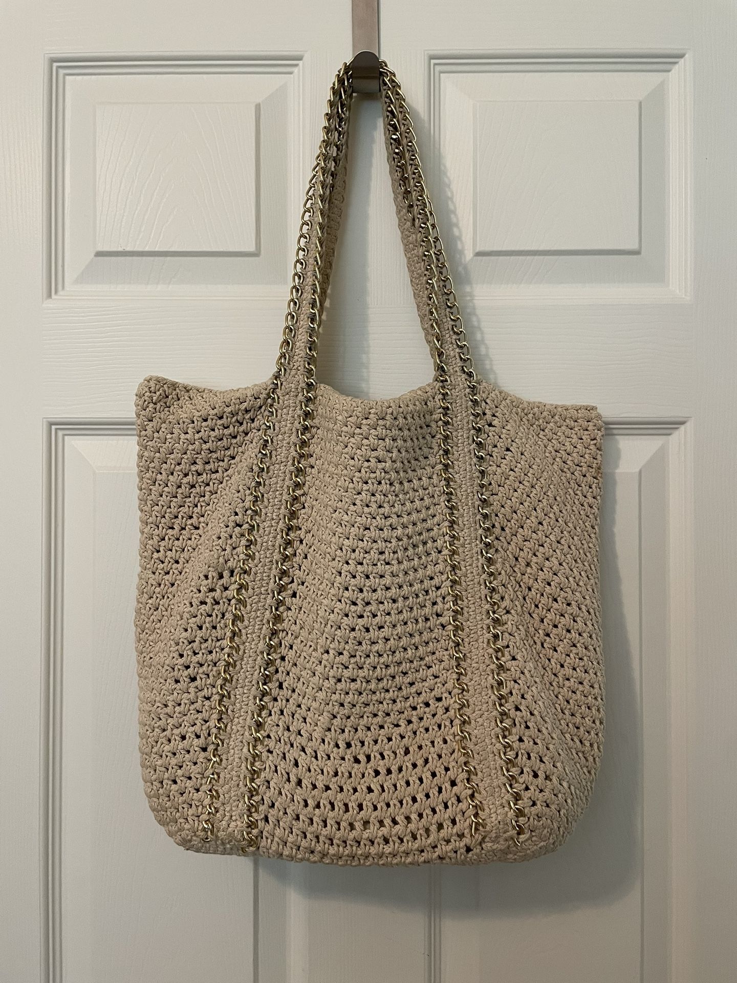 Woven GAP Purse Bag with Gold Chain Accents Women’s Beach style