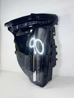 2025 - 2026 CADILLAC ESCALADE LH DRIVER SIDE HEADLIGHT OEM