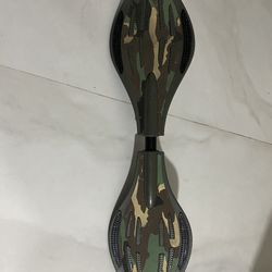 Camo Swivel Skateboard 