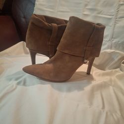 
Calvin Klein Bethany 7M