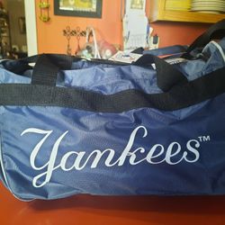 New York Yankees Genuine MLB Core Duffle Bag w/ Adjustable Shoulder Strap 18x12x10