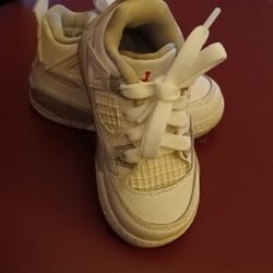 Boy's ORIG JORDAN TENNIS SHOES  (6C)
