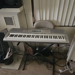 Keyboard w/ Stand