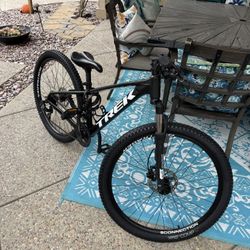 Trek Marlin 5 bike