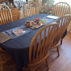 Oak Dining Table With 6 Chairs  And 2 Leaves 