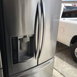 Lg French Door Refrigerator Good Condition 