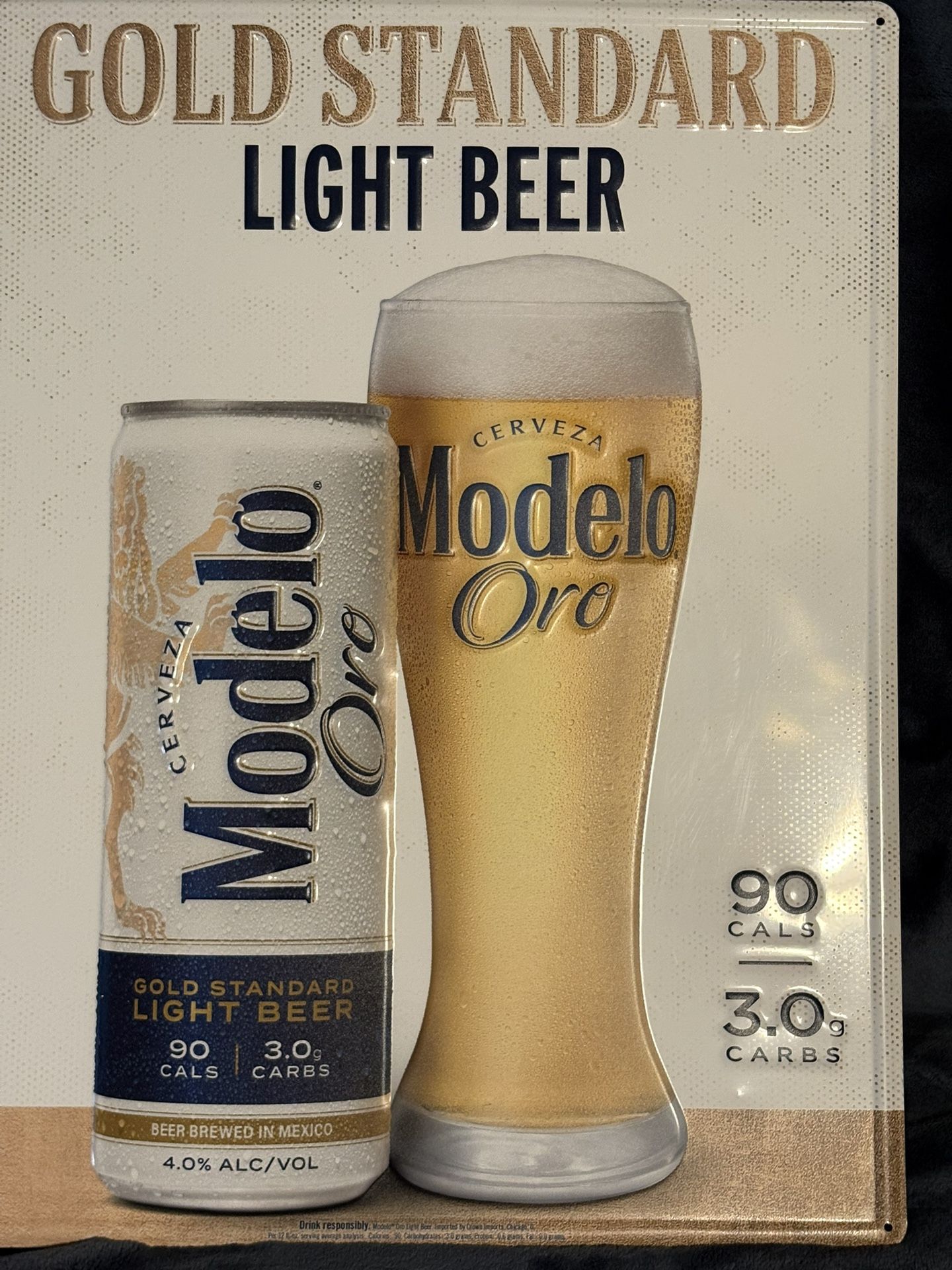 Metal Modelo Oro Beer Sign