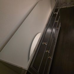 Dresser -Glass Material