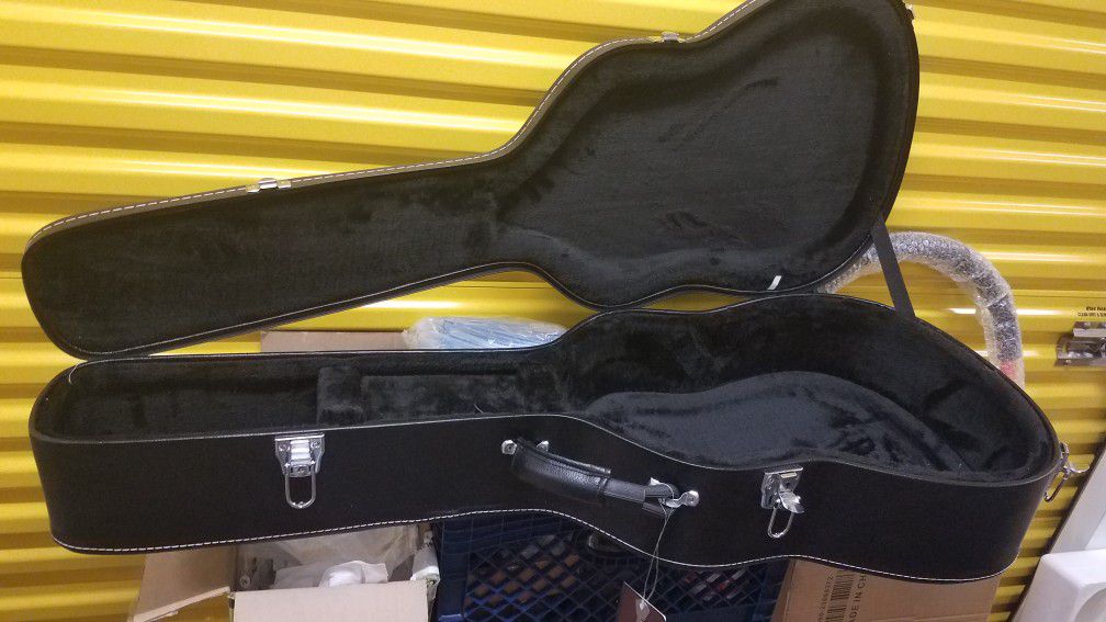Guitar case with key