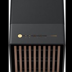 Corsair mid tower case with Corsair aio icue link titan installed