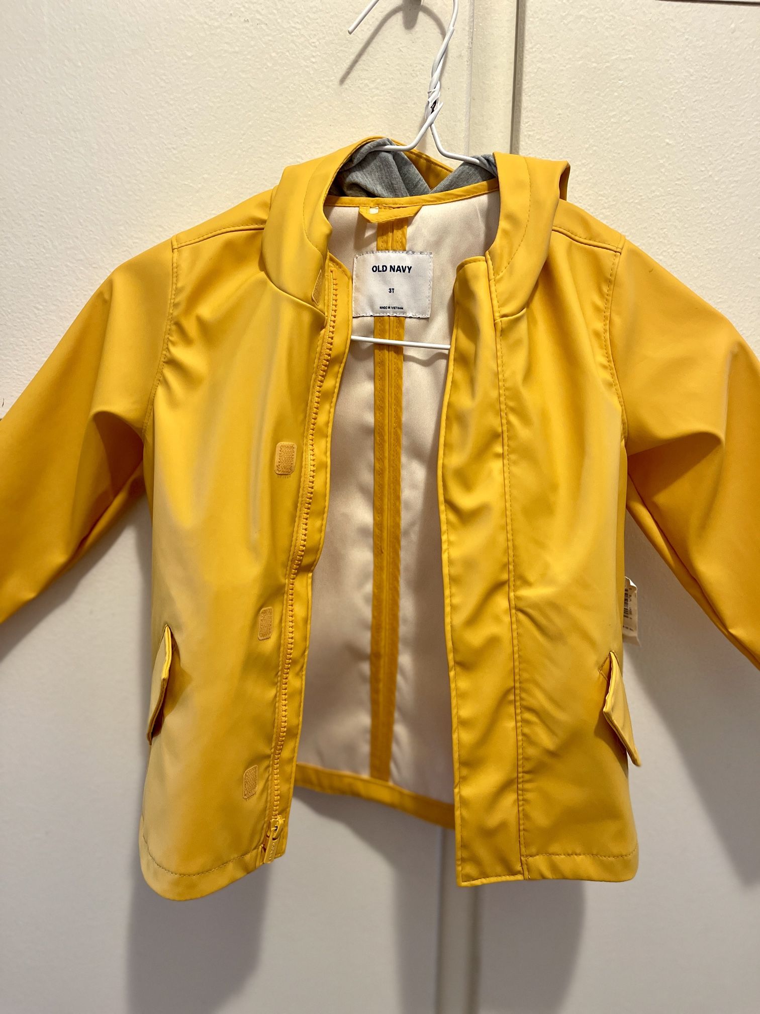 3T Old Navy Raincoat - NEW WITH TAGS