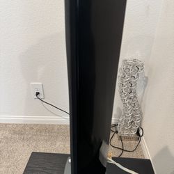 Definitive technology Mythos Two /Three Speakers