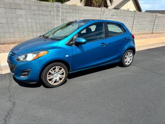 2012 mazda2
