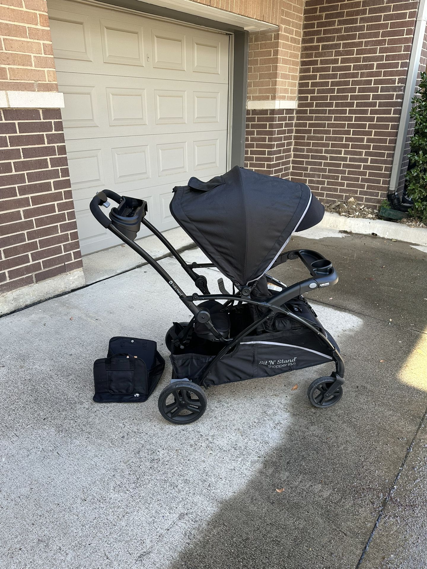 Like new Baby Trend Sit N' Stand Shopper Plus stroller