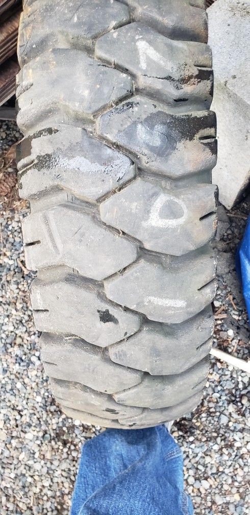 Forklift Tire 7.00-12 Air