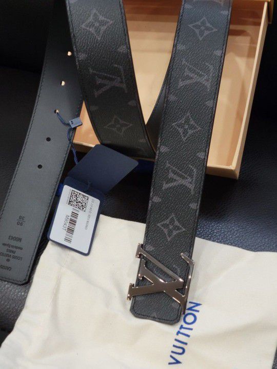 Louis Vuitton x Supreme Initiales Belt 40 MM Monogram White for Sale in New  York, NY - OfferUp