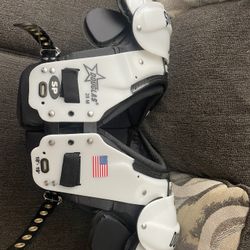 Douglas Football pads Medium 