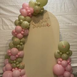 Sweet Sixteen Balloon Garland