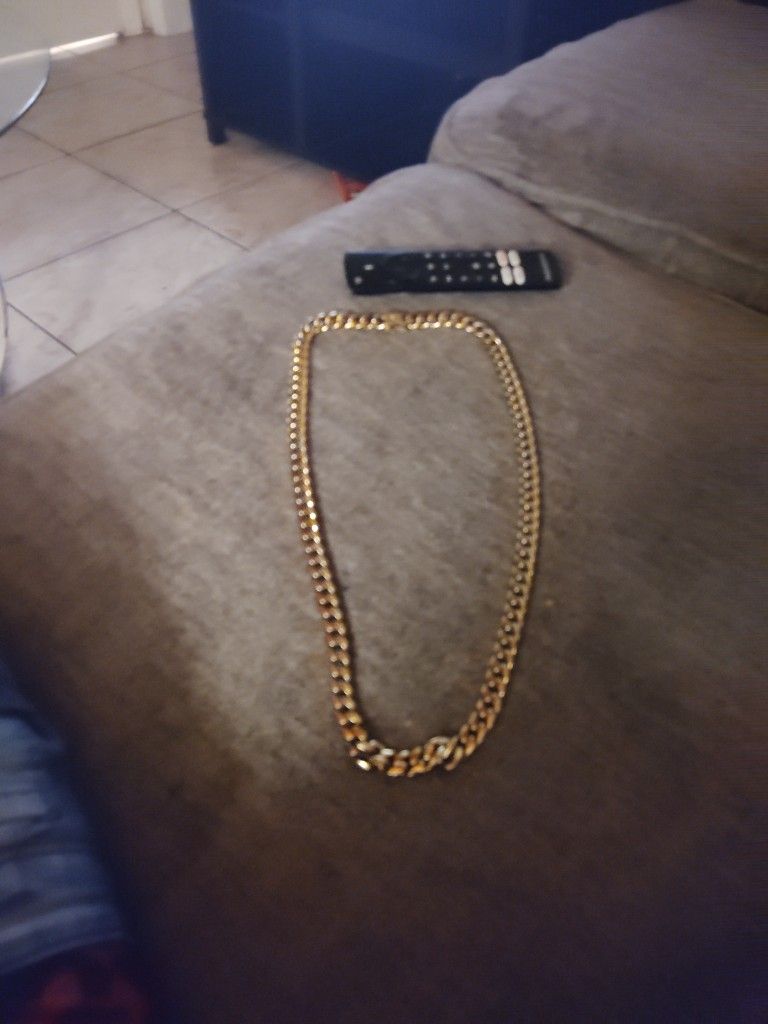 Who Want To Buy A 14k Gold Chain 