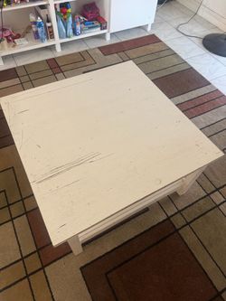 *FREE* Coffee Table