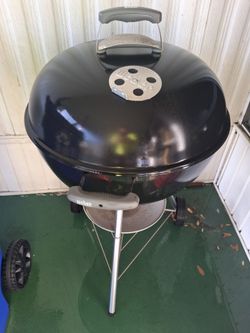 Weber original kettle charcoal grill