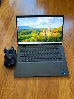 14 inches Dell Latitude 7430 Touchscreen Laptop Win11 Pro i7 1265U 10-Cores @1.8Ghz RAM 32Gb Nvme 256Gb Microsoft Office