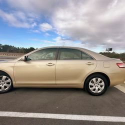 2011 Toyota Camry BASE - Clean Title, Low Mileage