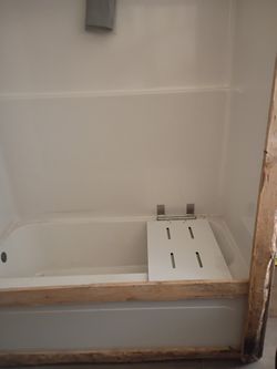 Shower Stall : Fiberglass One-piece Tub Shower W/Folding Seat