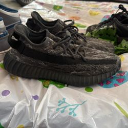 Adidas YEEZY BOOST