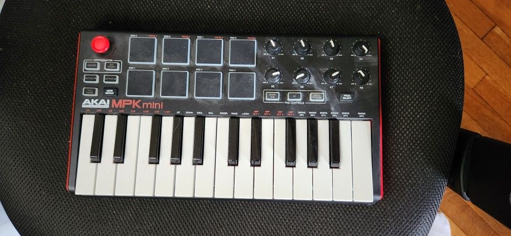 AKAI MPK Mini Soundboard & Beatpad
